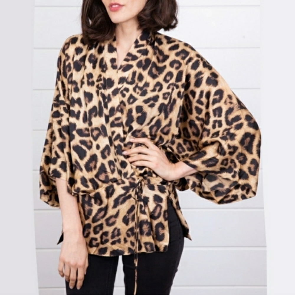 Hayden Los Angels women's Leopard print dolman sleeve wrap top size Medi…